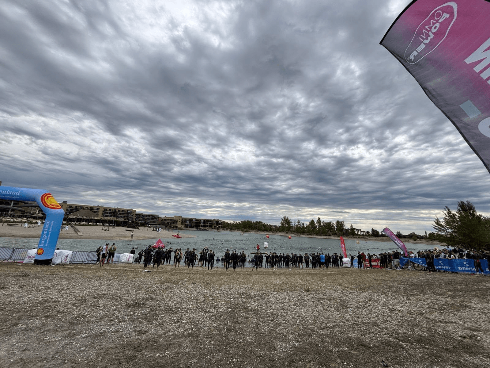 Schwimmstart in Podersdorf – die Langdistanzler am Neusiedler See